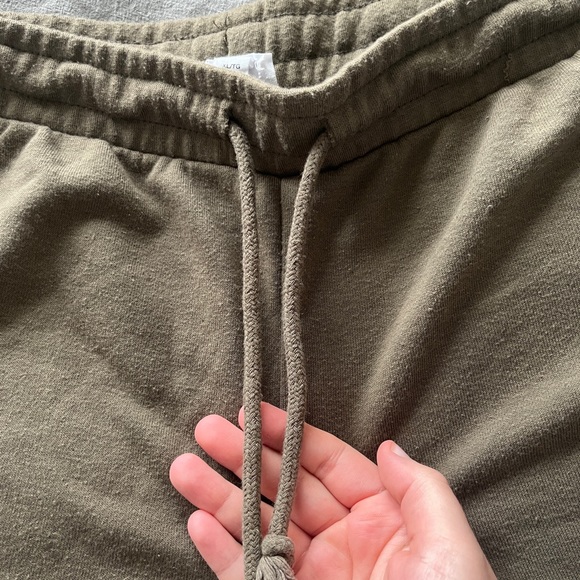 Ardene green cargo shorts - Picture 3 of 5